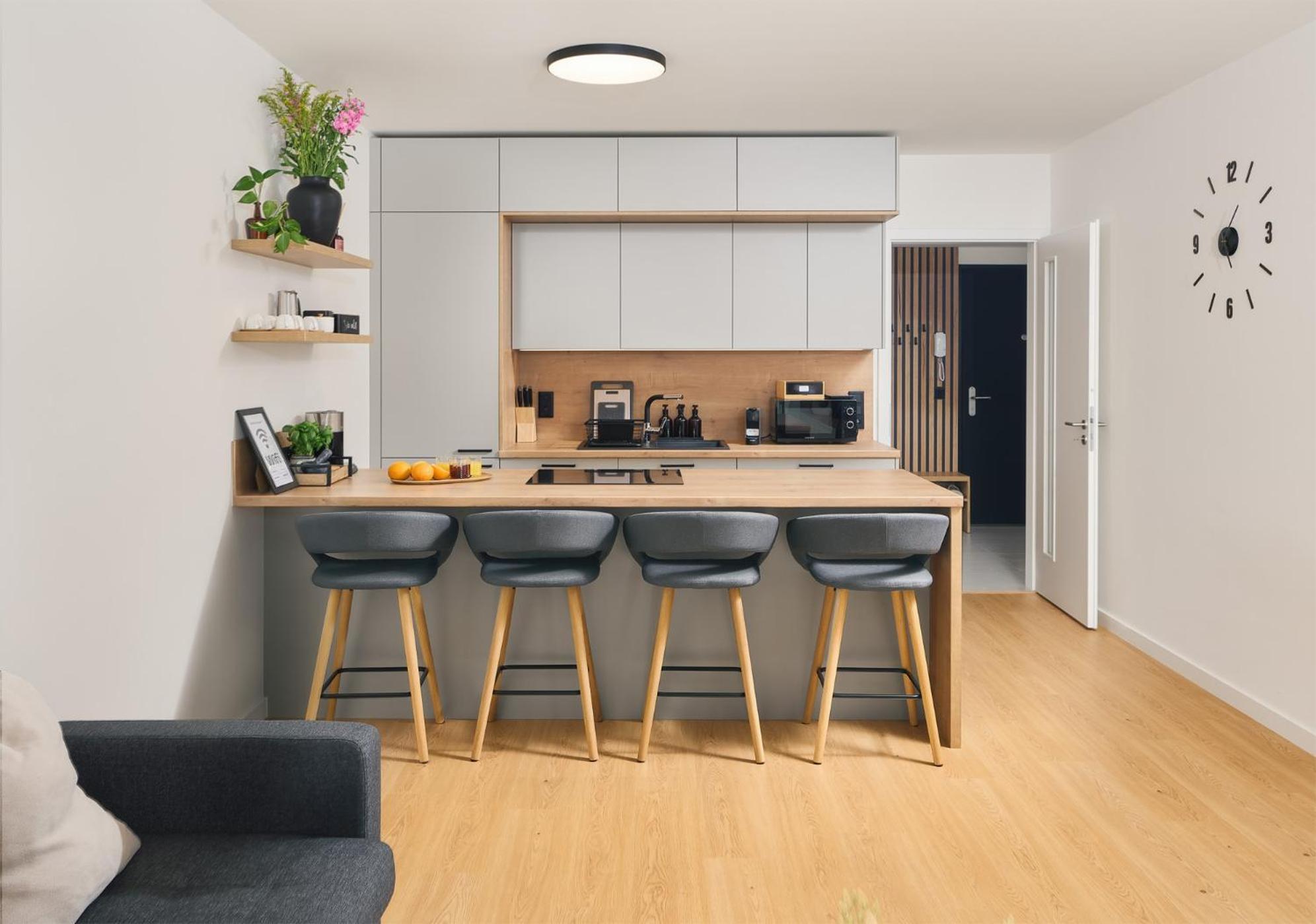 Beta Home - Garage, Air Condition, Garden, At Metro Praha Bagian luar foto